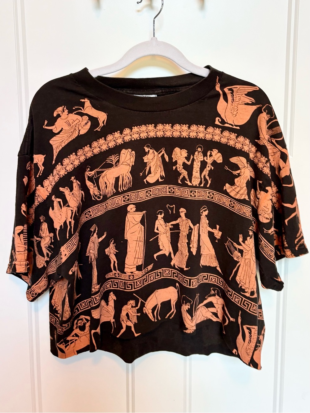 Vintage 90’s Lee Black Crop Tee with Orange Greek Mythology Print sz L
